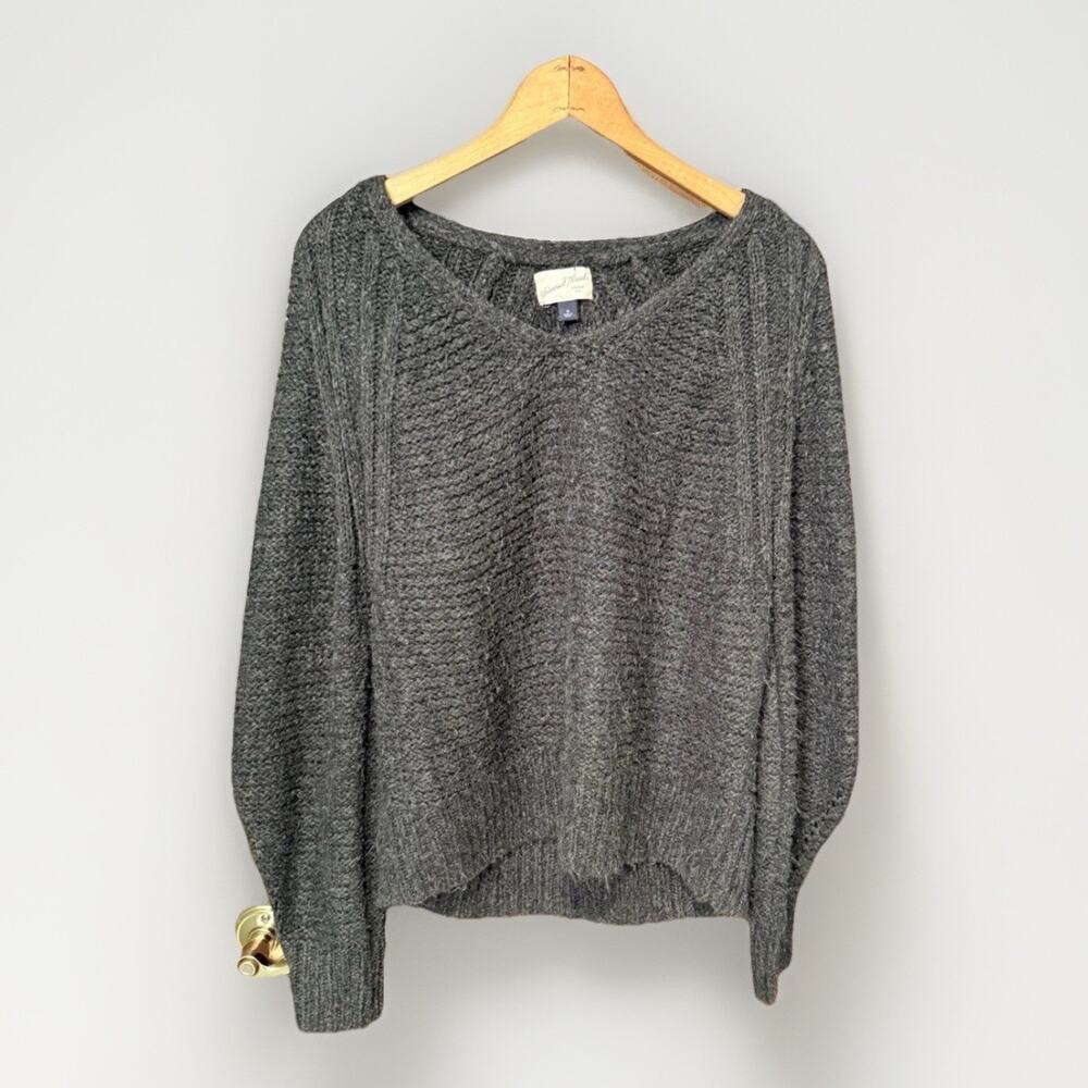 Universal Thread Women’s Dark Gray Fuzzy Knit Sweater V Neck Pullover Size M